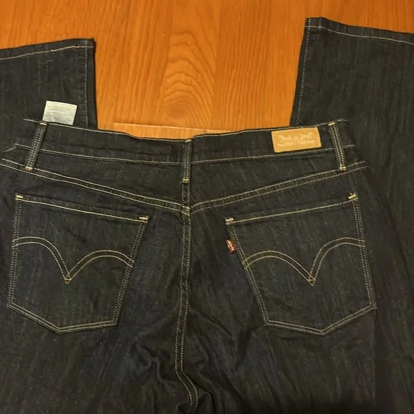 NWT Levi’s Jeans - Picture 5 of 5